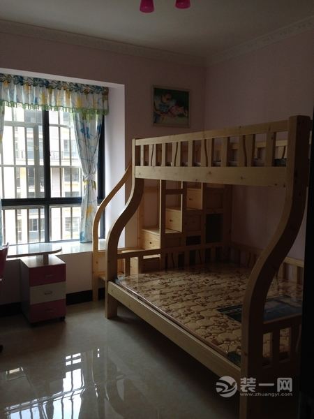 盛天华府130平三室中式风格装修效果图小孩房