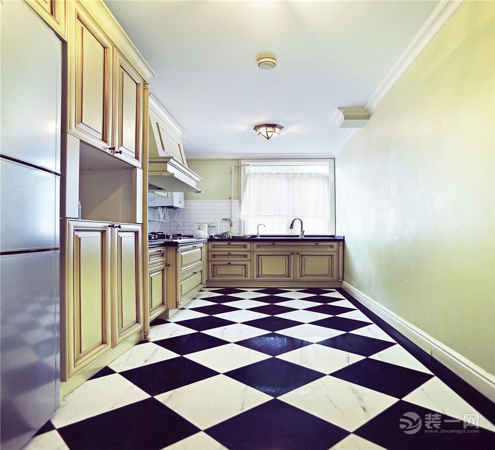 绿地海外滩116平~三居室 造价13万 美式风格的厨房效果图