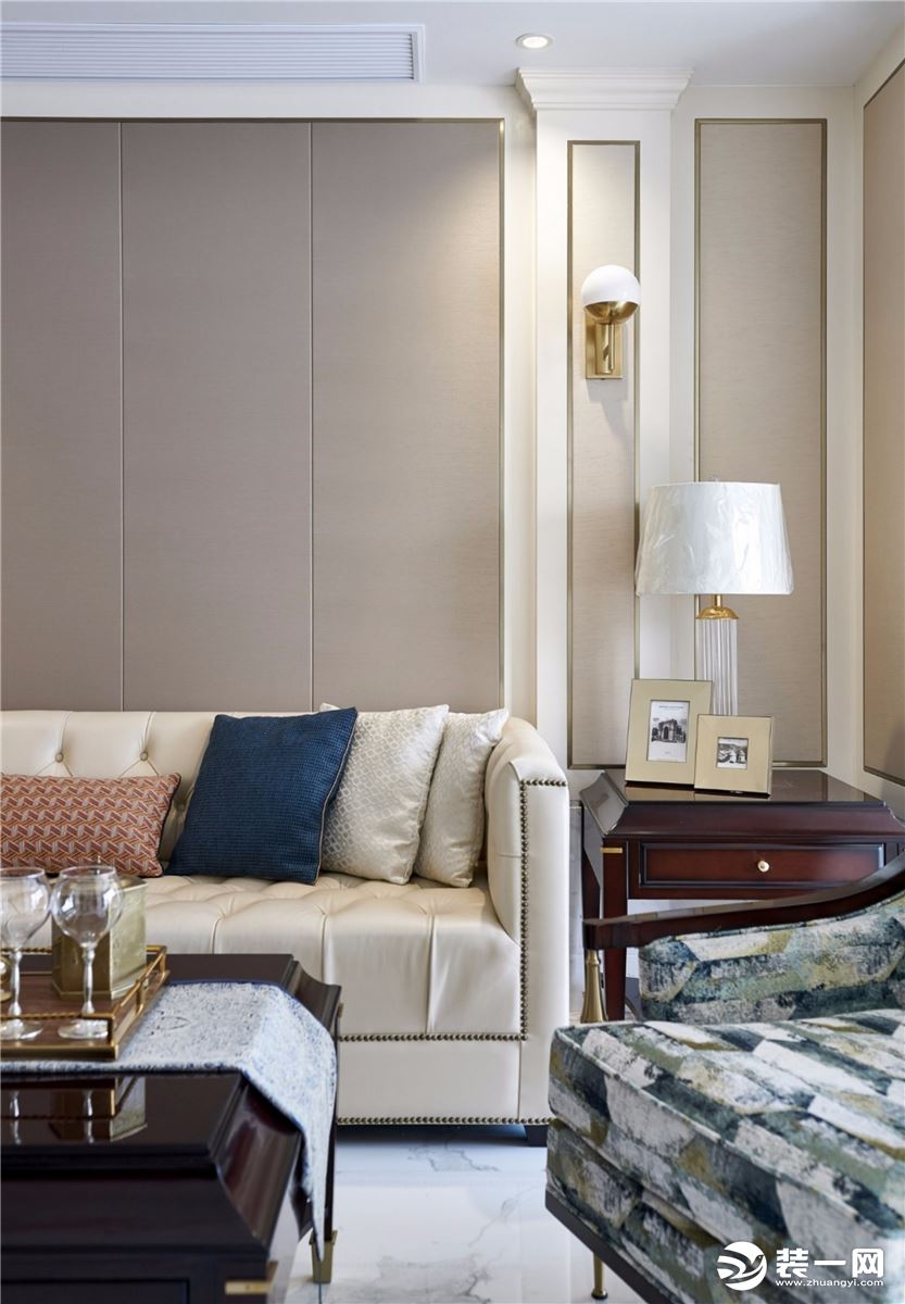 九龙香山美式风格客厅沙发背景墙设计