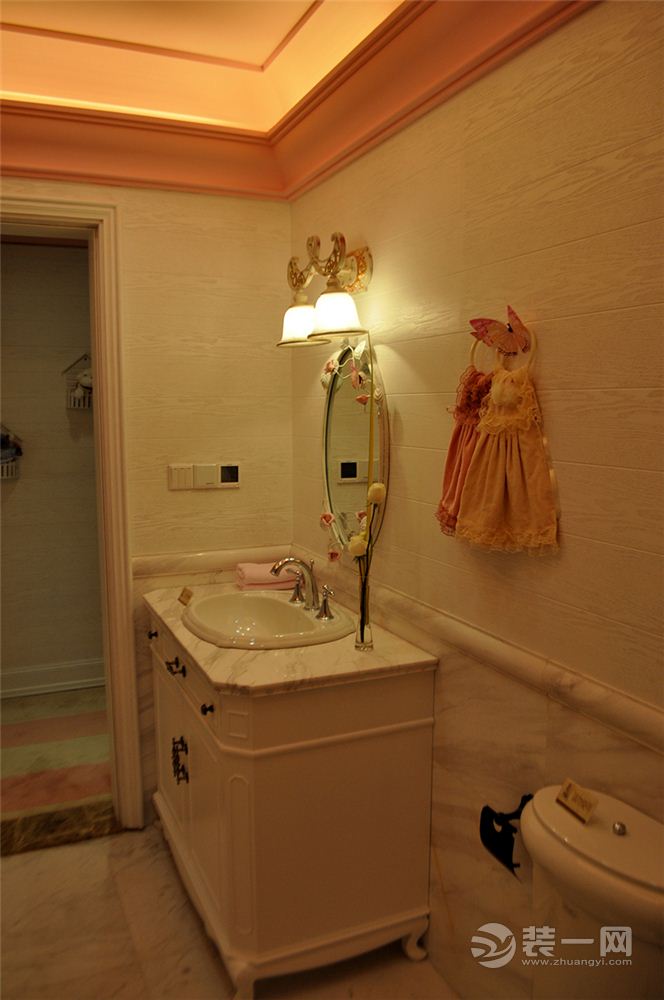 国际花园纯美生活女儿房卫浴间装修