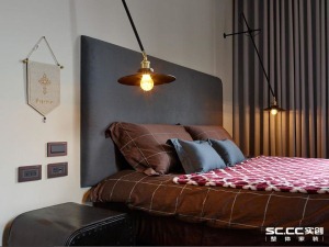 卧室以舒适感为主，没有主光源，来几个工业范的灯也不错。