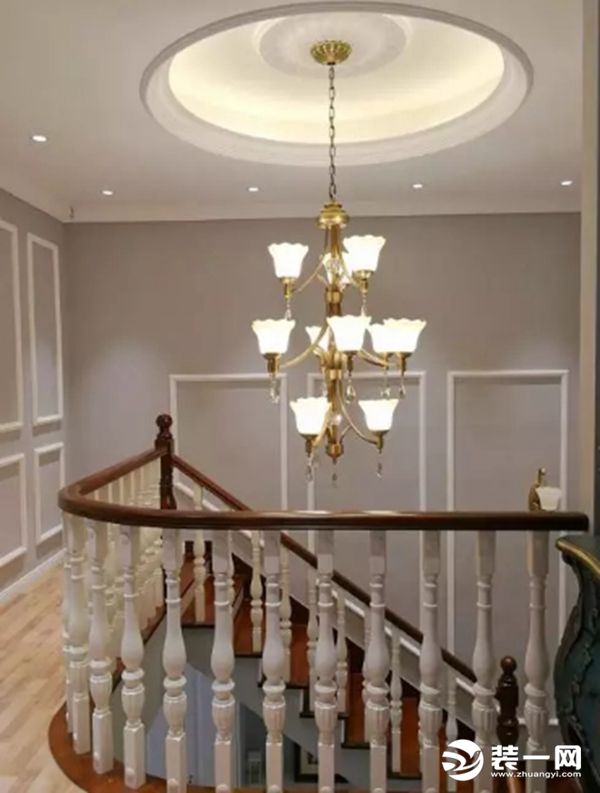 126㎡三居室凡尔赛宫美式风格20万楼梯装修效果图