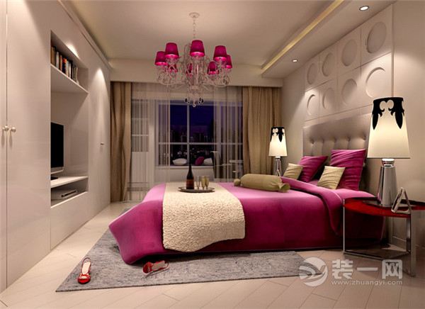 卧室的两侧留有灯带，与整体衣柜紧密衔接起来，不仅经济适用而且美观
