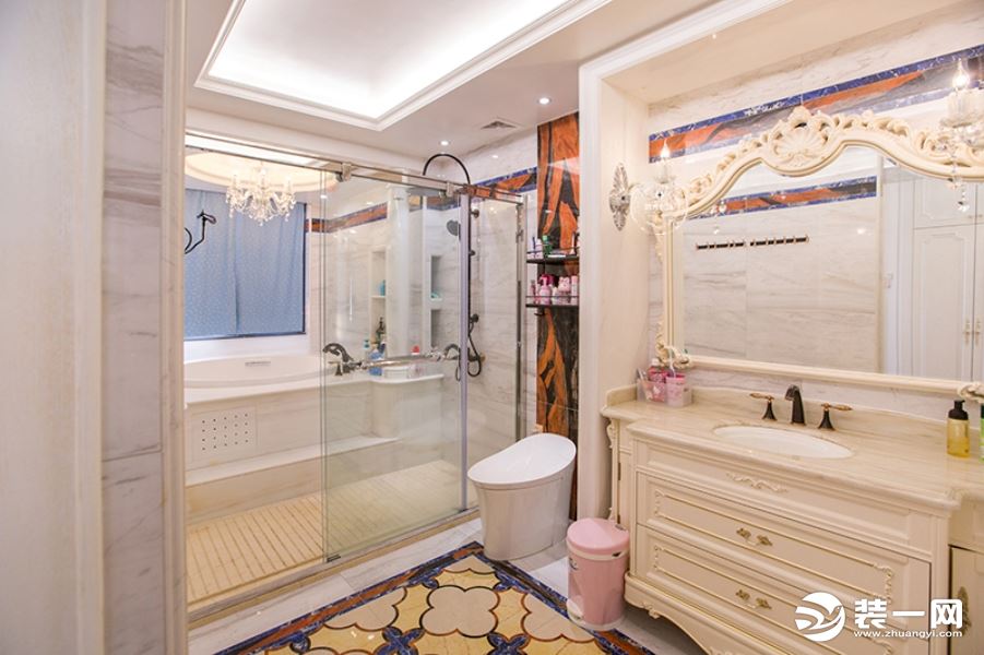 惠州浩天装饰中洲中央公园245平法式与欧式结合浴室完工效果