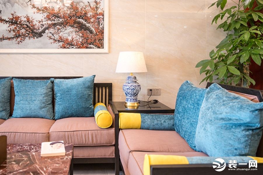 惠州浩天装饰完工实景138平清朝复古中式风格客厅沙发效果