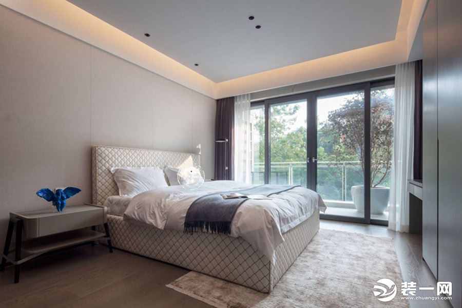 惠州浩天装饰方直珑湖湾东岸260㎡新中式卧室装修案例