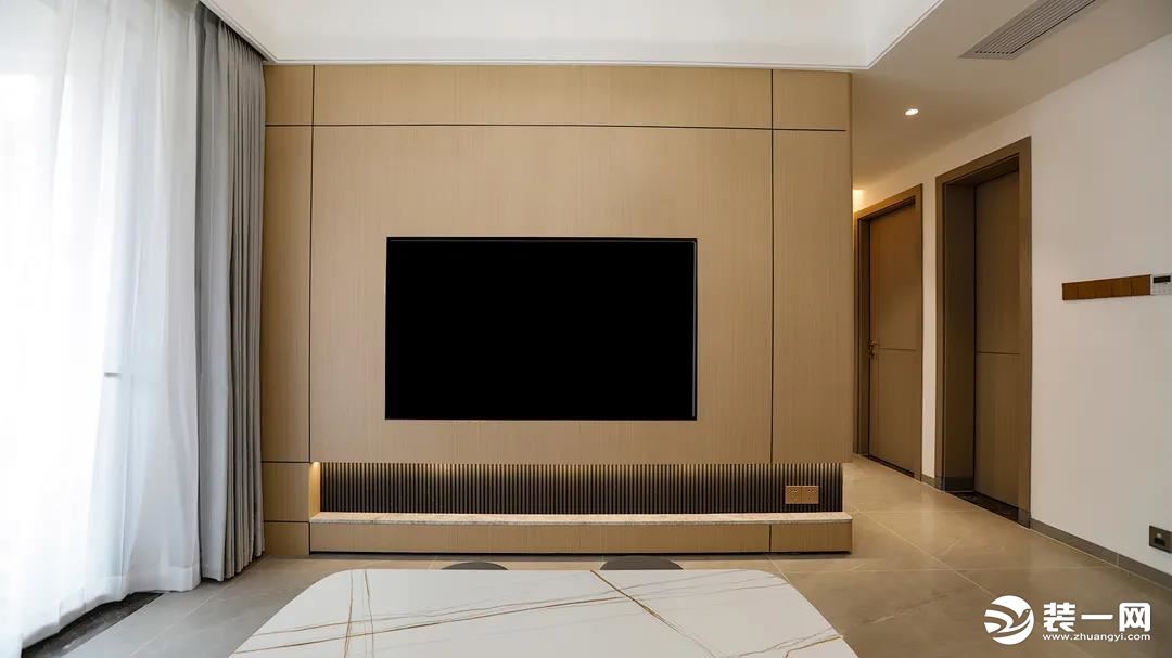 独特的电视背景墙设计，丰富了空间的层次感，有了格调的升华。