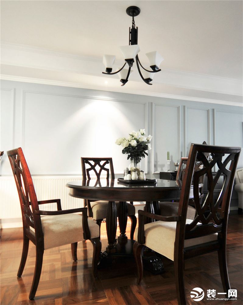 成都丰立装饰龙城一号96平三居室美式风格实景案例--餐桌