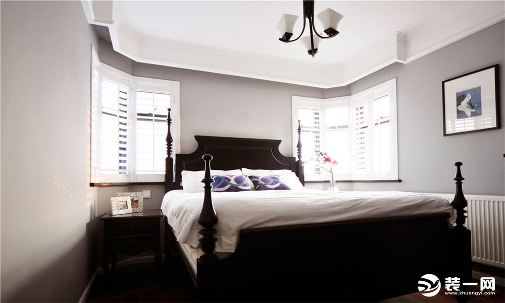 成都丰立装饰龙城一号96平三居室美式风格实景案例--卧室，床