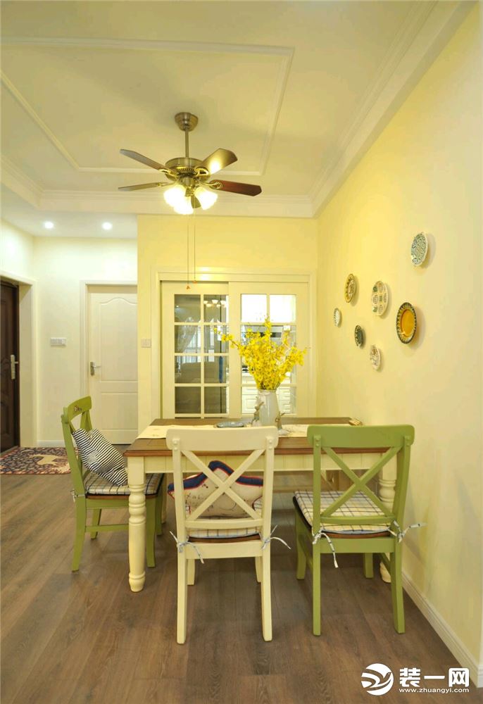 丰立装饰鲁能城98平三居室美式风格实景案例--餐桌