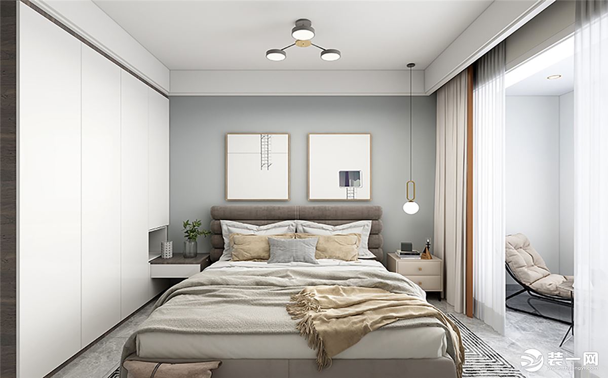 1主卧室采用明亮的色调，搭配全屋定制，衣柜的转角处定制一个床头柜，让主卧室一个整体采用不对称的设计，