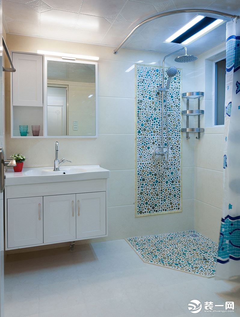 万象城四居室现代风格装修效果图浴室