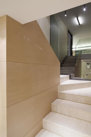 国宾跃层五居室现代风格装修效果图/楼梯