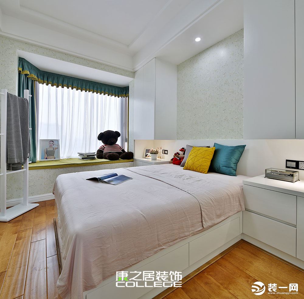 皇冠国际简约风格小户型卧室休息室主卧设计效果