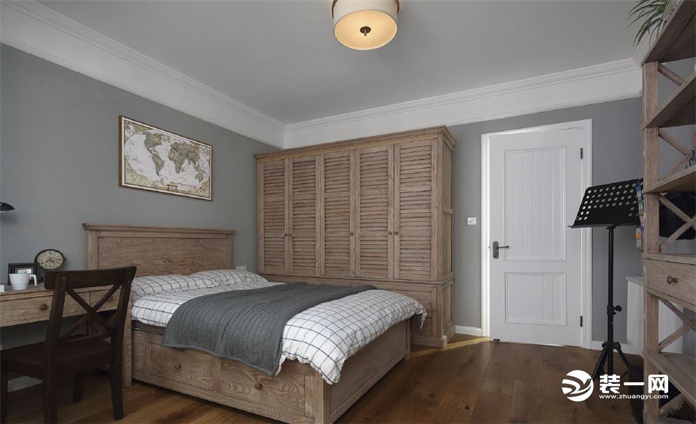 卧室  以浅色的家具做为装饰，主打复古风格，但是看着很温馨！