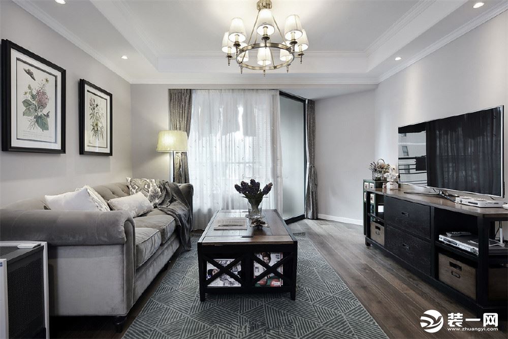 客厅  高级灰配色，优雅的细节与精致的质感，在美式实木家具的装饰下，显得温馨而又儒雅高档；