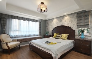 卧室  低调的灰色墙面和低调的实木家具，打造出别致温馨的质感空间