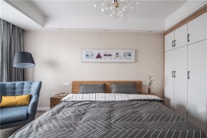 卧室  卧室的设计同样继承了简约北欧的生活质感，营造了一个很好的舒适休息氛围，宜室宜居。