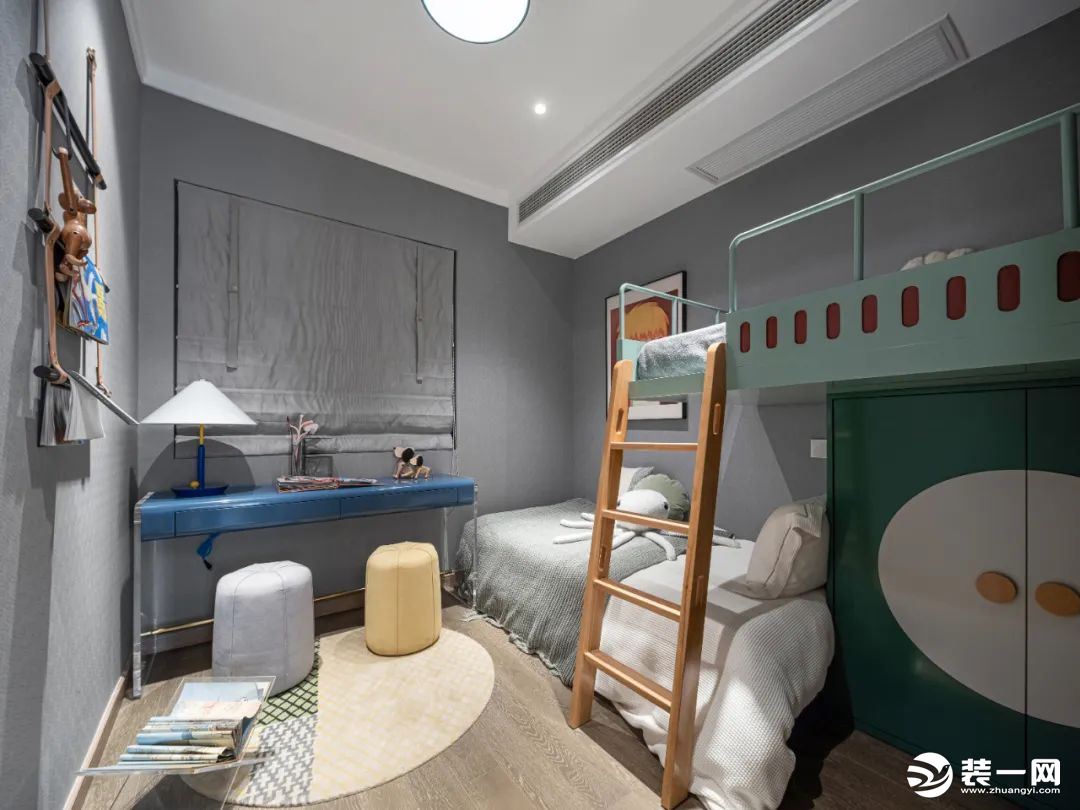 高低床设计将空间最大化利用，满足二胎家庭的生活需求。
