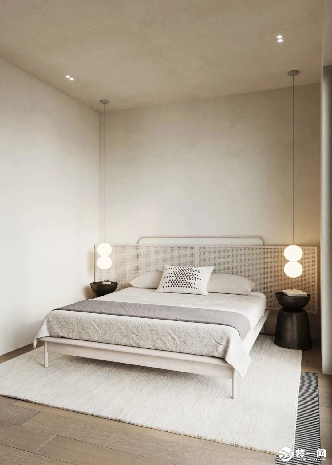 卧室整体采用低饱和色系，进入就给人一种温柔的放松感，将一侧阳台融入室内，宽敞明亮。
