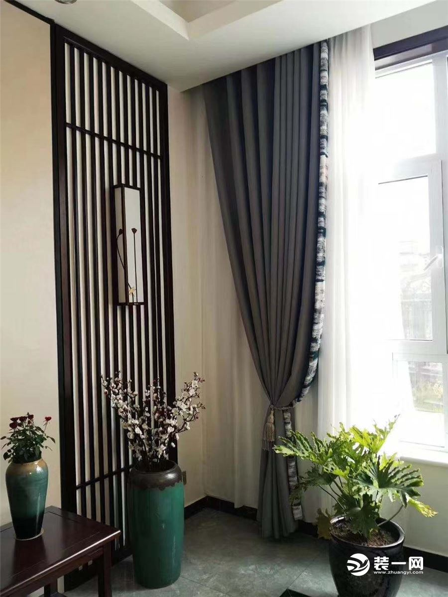 满是中国情趣的布置，令人心旷神怡的元素，成就了新中式客厅的高雅之美。
