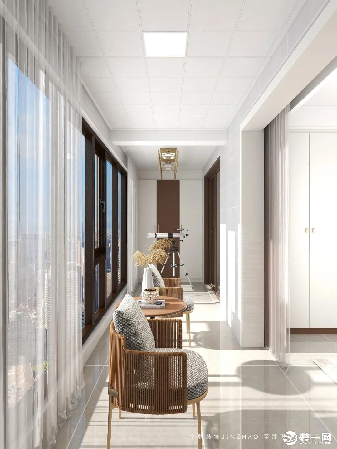 客厅与双子房阳台相连，整面落地窗光线进入室内更充足，藤椅元素带入传统中式的意蕴。