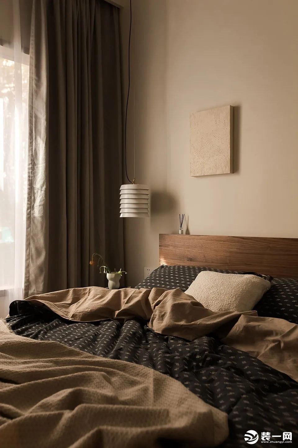 客房靠近客卫一侧，保证了卧室使用的便捷性，为提升客卫空间使用效率和体验。
