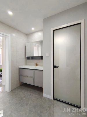 干湿分区，洗漱区在门外，提升卫生间使用效率，减少浴室柜损耗。