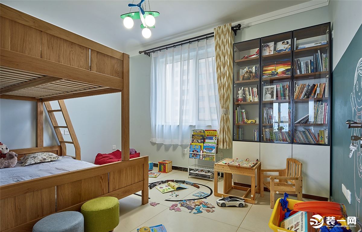 西安枫林绿洲130平米老房改造设计  儿童房装修设计