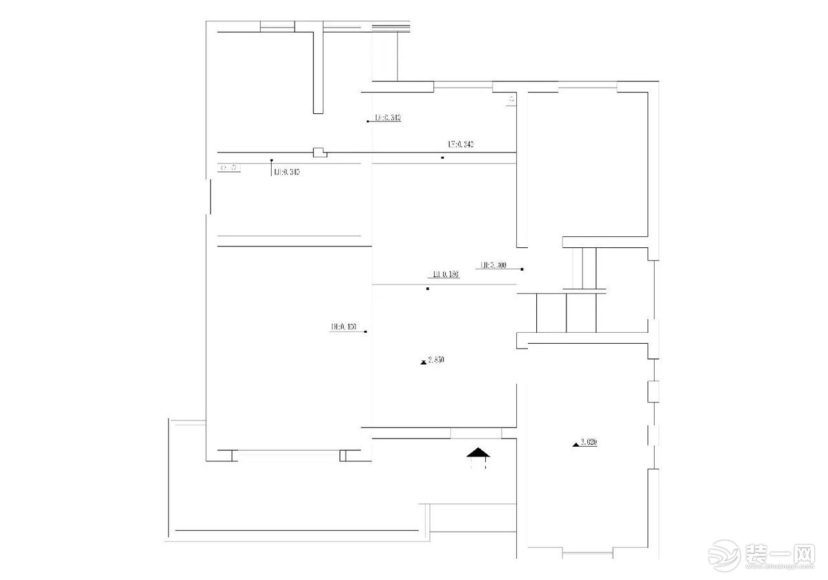 本案戶型非常奇特，整個方形中挖掉對角兩個大方塊，留下兩個對角的空間緊張銜接，奇葩戶型中的戰(zhàn)斗機。