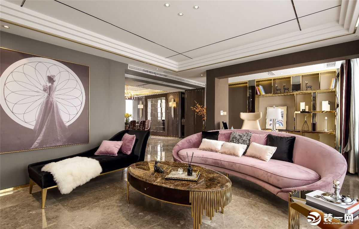 客厅以现代风格设计，天鹅绒的沙发，粉色与黑色的搭配，舒适而柔软，让空间有着更加接地气的优雅。