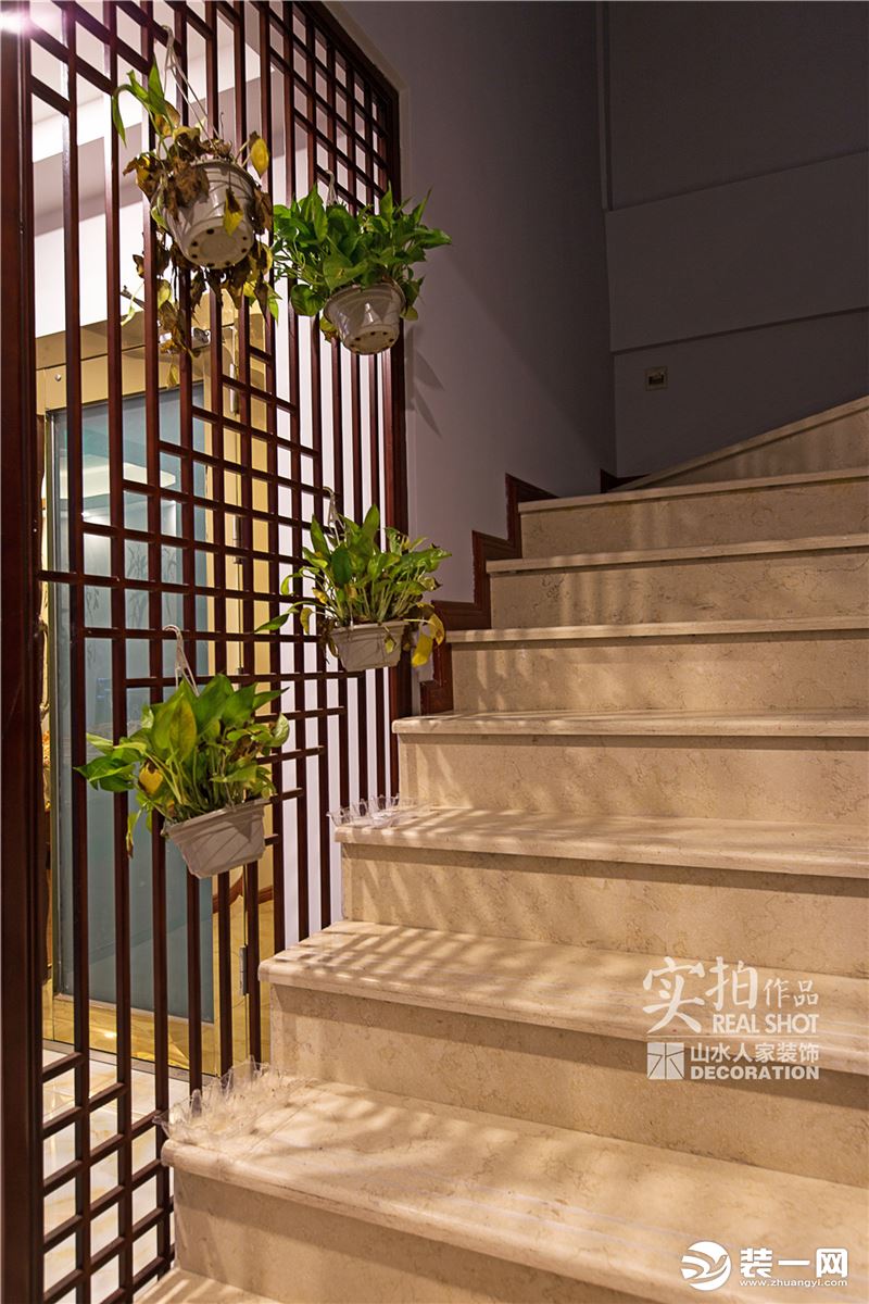 【山水人家装饰】金银湖别墅中式风格楼梯装修实景效果图