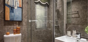 卫生间的空间比较小，所以卫生间的淋浴房采用三角式的，这样可以极大地节省空间面积。