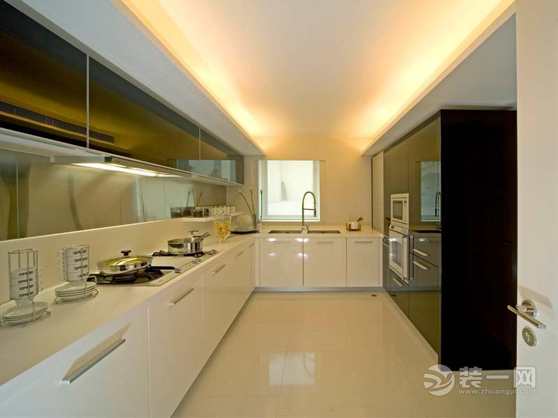 爱特装饰—保利香雪 69平 二居室 造价9万  简约风格大气的厨房