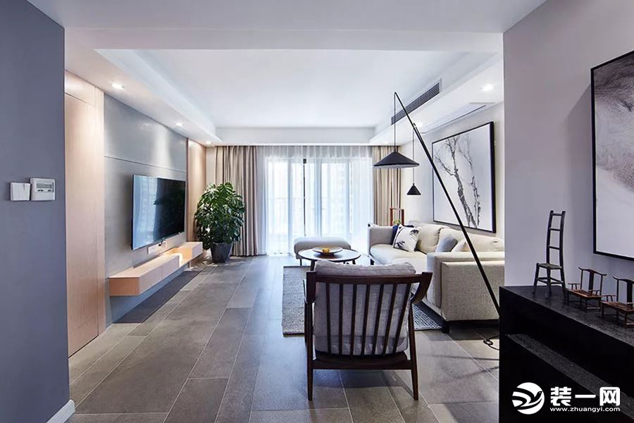 空间装饰多采用简洁硬朗的直线条，中式家具追求内敛、质朴的设计风格，使整体空间更实用，更富有现代感。