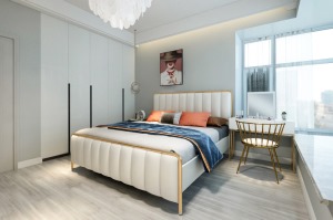 主卧以白色为主色调，搭配金属边框的大床、化妆桌椅，明亮色调的蓝橙撞色床品，给卧室营造一种自然时尚的感