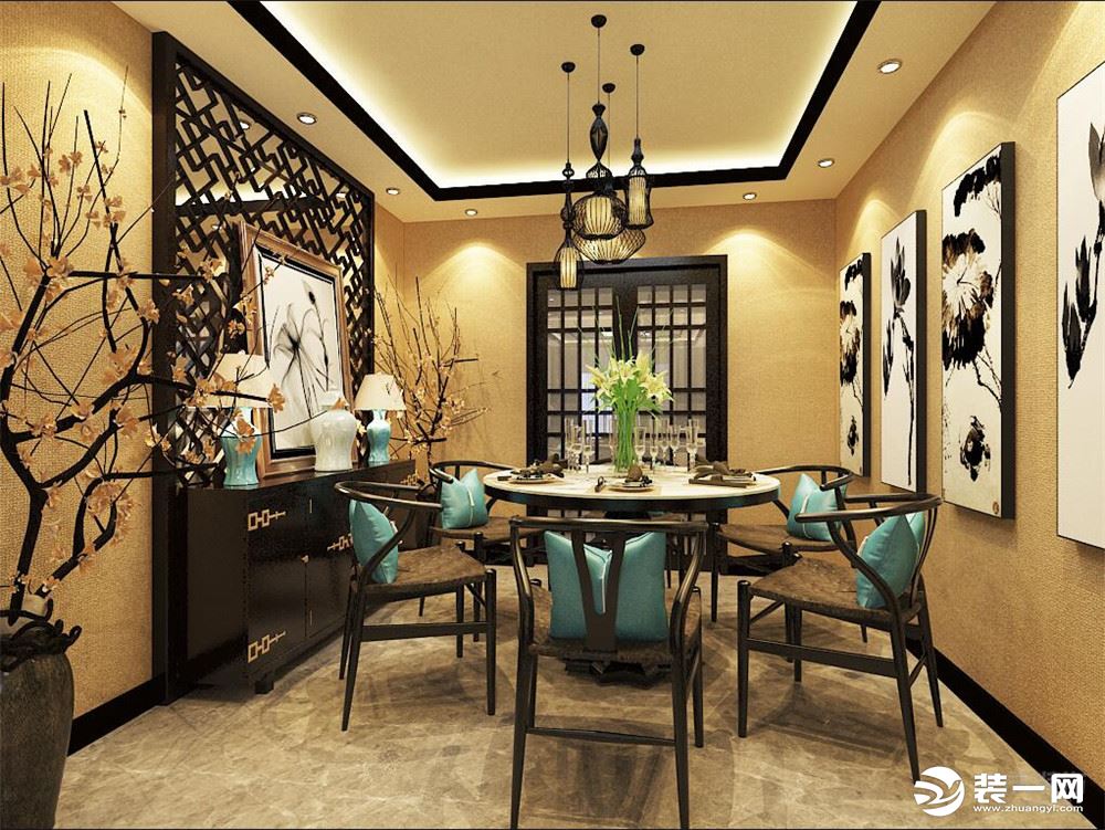 在客餐厅的设计中，家具都为古典家具，墙面使用米黄色壁纸来与深色家具相平衡。