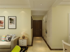 整体客厅墙面采用黄绿色，使整个空间看起来更有生机，电视墙采用简单的石膏线