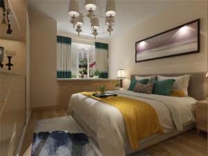 主卧室采用原木色、黄、米以及绿植等色彩元素搭配的床整体体现温馨的感觉，柔和的色调，不会显得混乱。