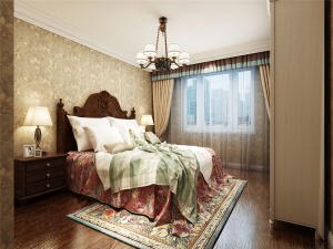 臥室均選用木質美式家具，墻面壁紙為大馬士革壁紙。整體空間寬敞明亮，大氣又不浮夸，給人以更強的視覺沖擊