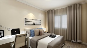 卧室以温馨的米色调为主色调，床头配上一些绿植插花，使空间很舒适，白色的床品干净利落。