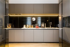 厨房也不例外，整个法式厨房设计风格以简洁大方为主，不论何处都体现出独有的小资情调。
