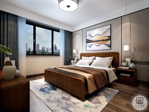 主卧室，整体空间色彩与形式以及丰富的细节呈现出主人低调高雅的生活品味。床头灰色墙纸铺贴搭配山水挂画