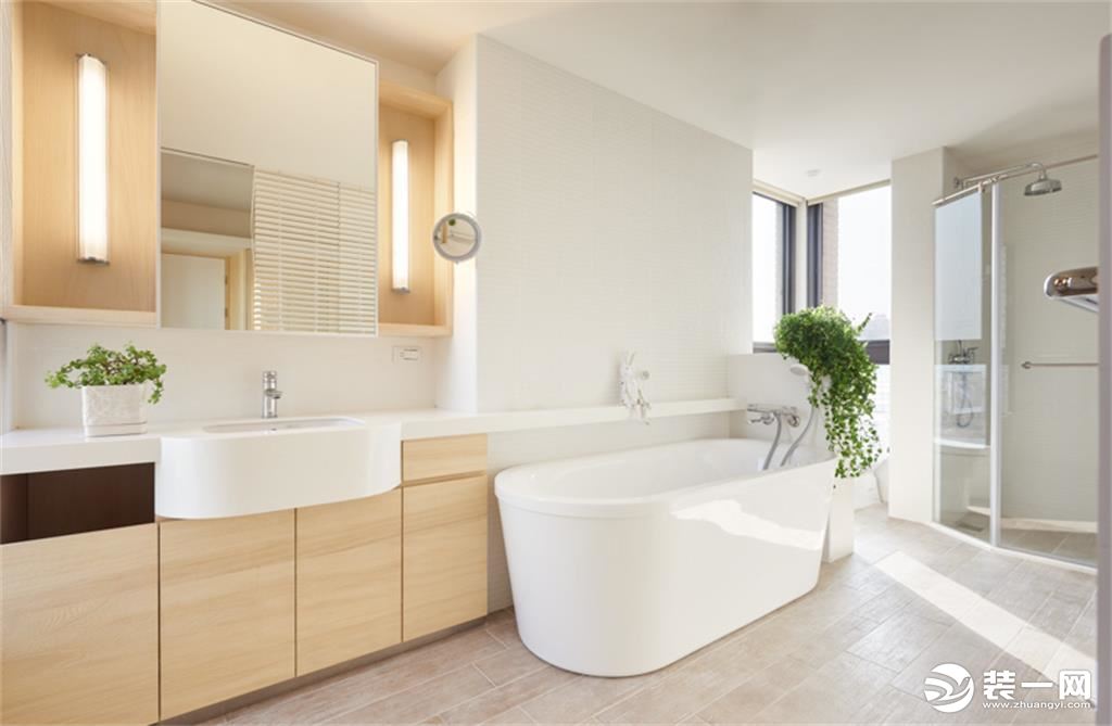 淋浴房和洗手台分看干湿分离保证了整个空间的安全性