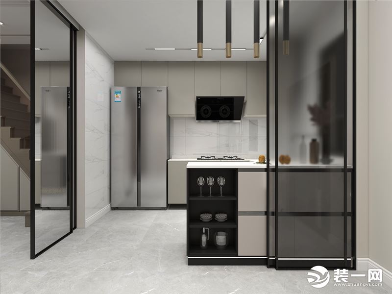 厨房空间采用U型，半开放式的设计增大空间感，冰箱放置在厨房也旁边平时的居家生活。
