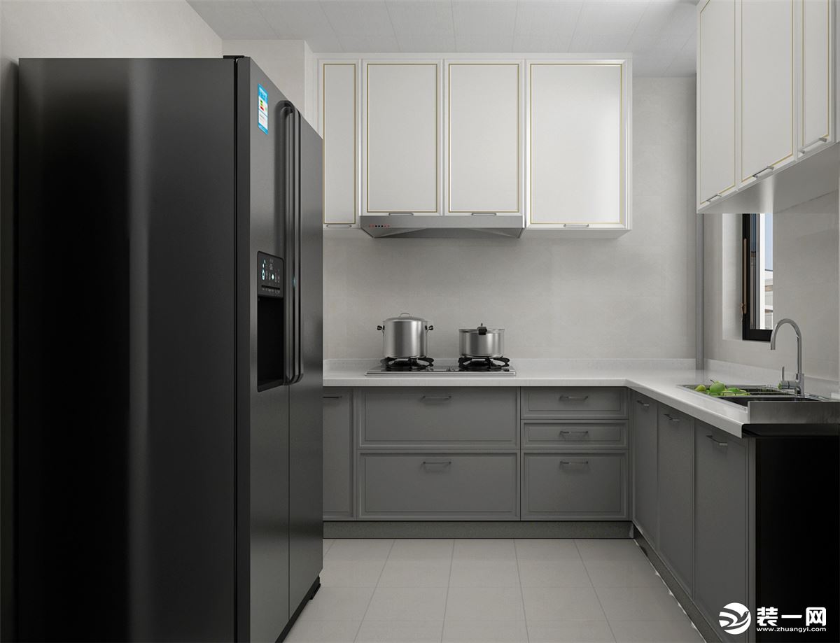 厨房橱柜做了L形的造型设计，选用中高端品质的金牌橱柜，颜色采用下重上浅，做了颜色区分，空间简单大气