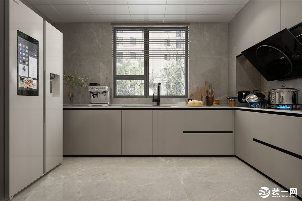 厨房设计了L型橱柜，使厨房整体的视觉感更加漂亮，冰箱放置在厨房，实用性更强。