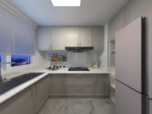 厨房的原始空间比较大，采光比较好，L型的橱柜最大化利用空间，在一侧打造一排内嵌柜子，增加储物功能。