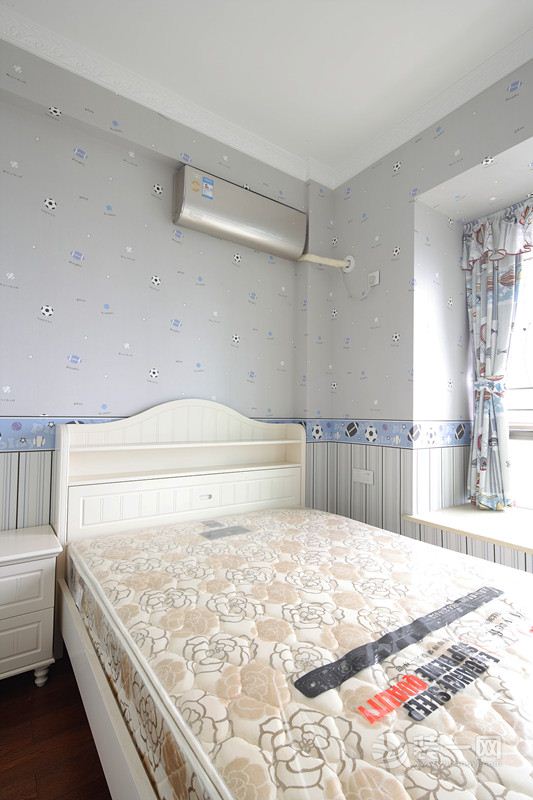郑州东润朗郡117平三居室现代欧式装修案例效果图卧室效果图