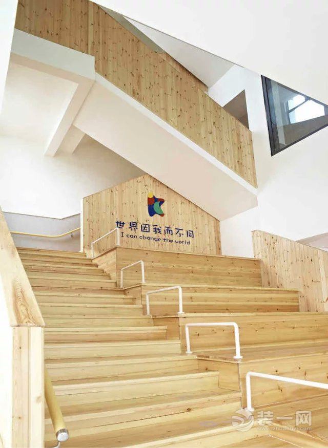 幼儿园教室楼梯装修设计